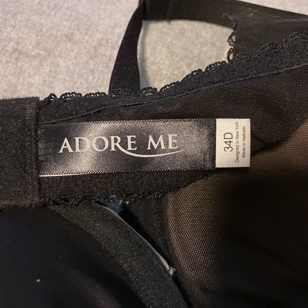 This girl is sexy hot!! - Picture 3 of 3